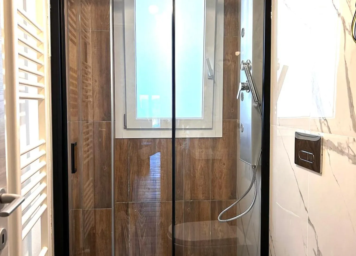 Cardahouse Apartment Cogliate Italy