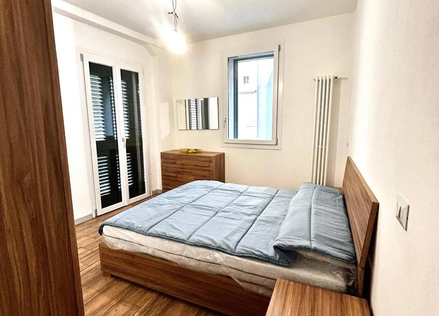 Cardahouse Apartment Cogliate Italy