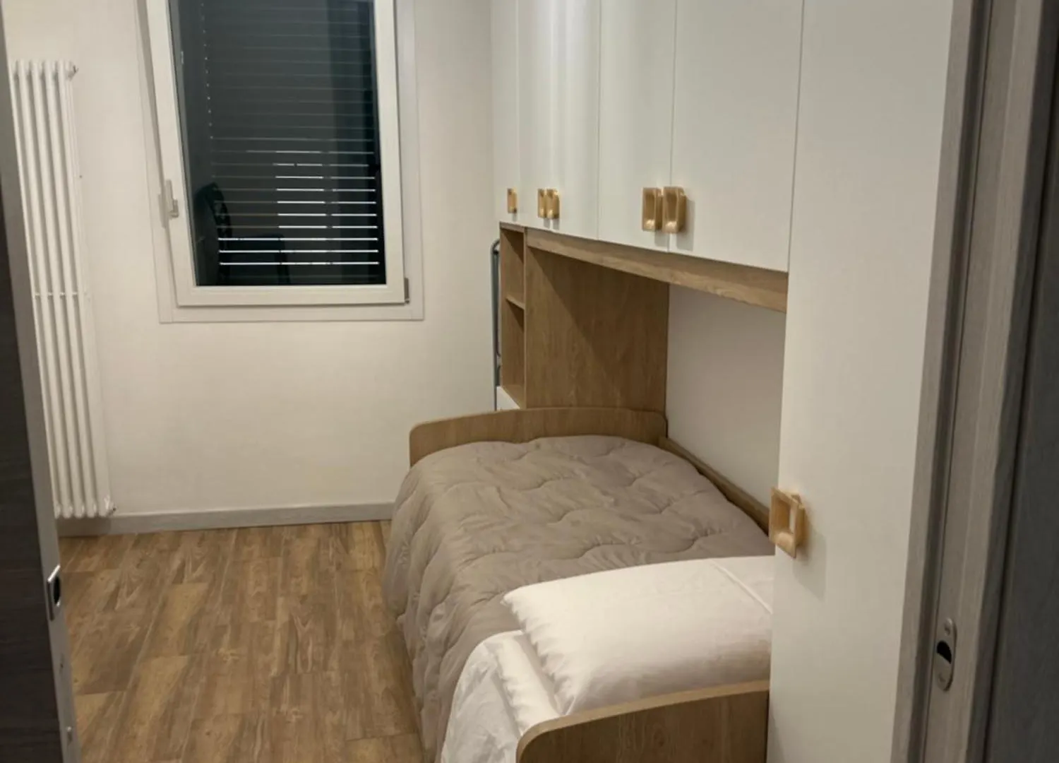 Cardahouse Apartment Cogliate Italy